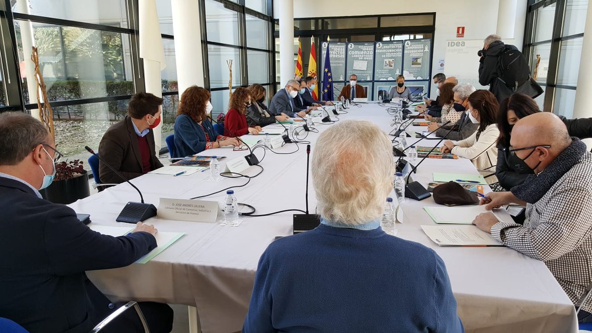 Marta Gastón y Felipe Faci han presidido el pleno del Consejo de #FormaciónProfesional en el que se ha aprobado el V Plan Aragonés de la #FP. Gobierno de Aragón