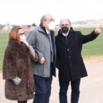 El Presidente de Aragón visita el polígono del antiguo aeródromo de Calamocha