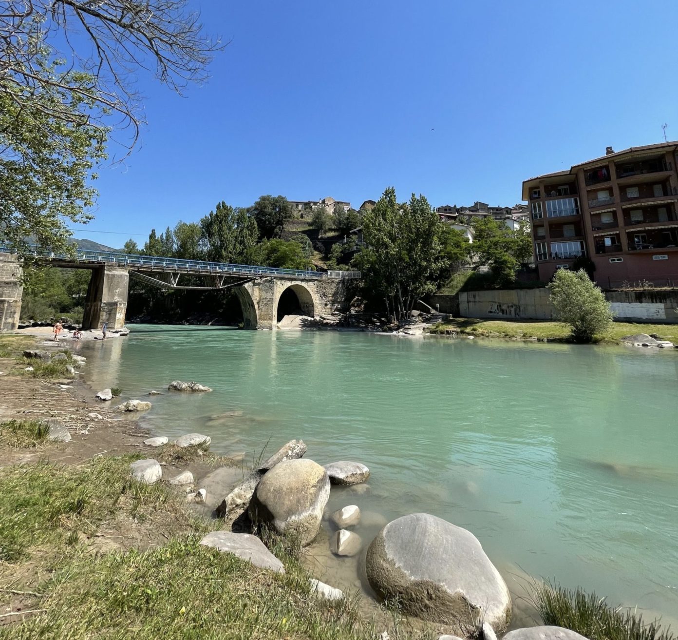 La Gorga de Boltaña是位于该镇桥下的一个浴场。